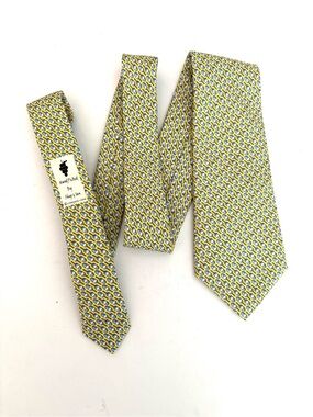 Vineyard vines tie